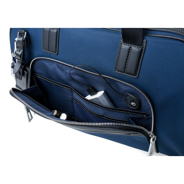 JMNY-Atlas-travel-bag-in-navy-blue-front-pocket